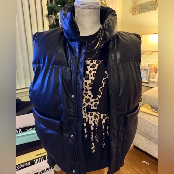 🆕🌿🖤ANNIEWEAR: BLACK Vegan Leather Padded Vest S/M - Picture 1 of 14